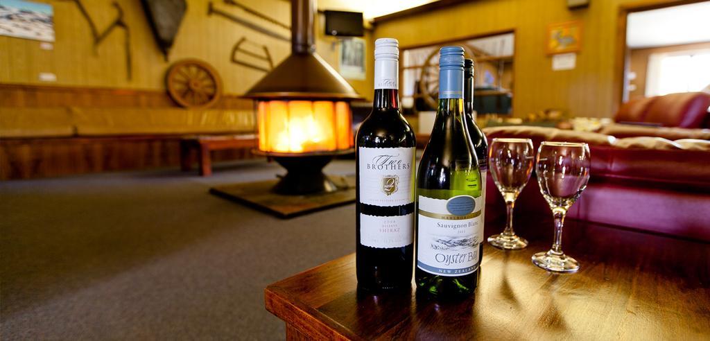 Snowy Mountains Resort And Function Centre Adaminaby Exteriör bild