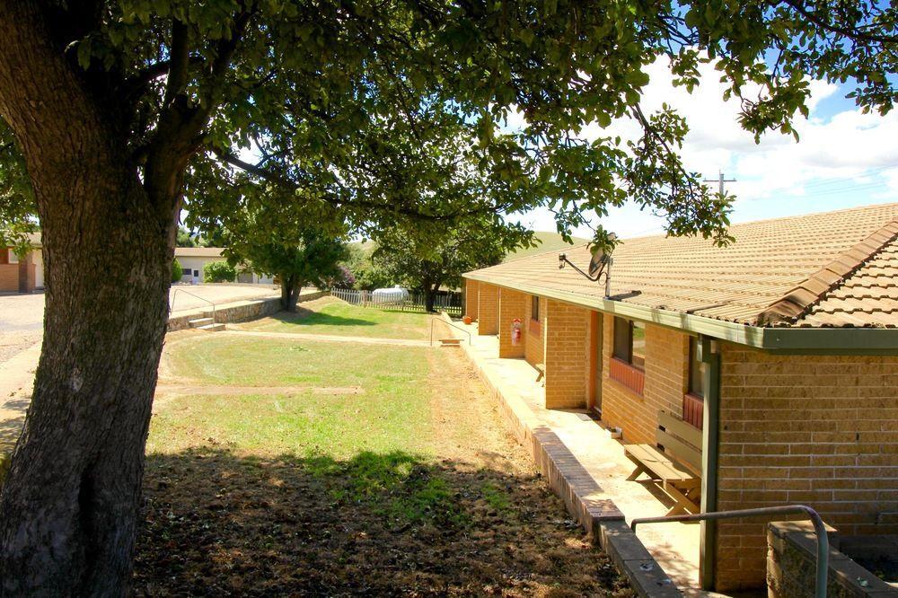 Snowy Mountains Resort And Function Centre Adaminaby Exteriör bild
