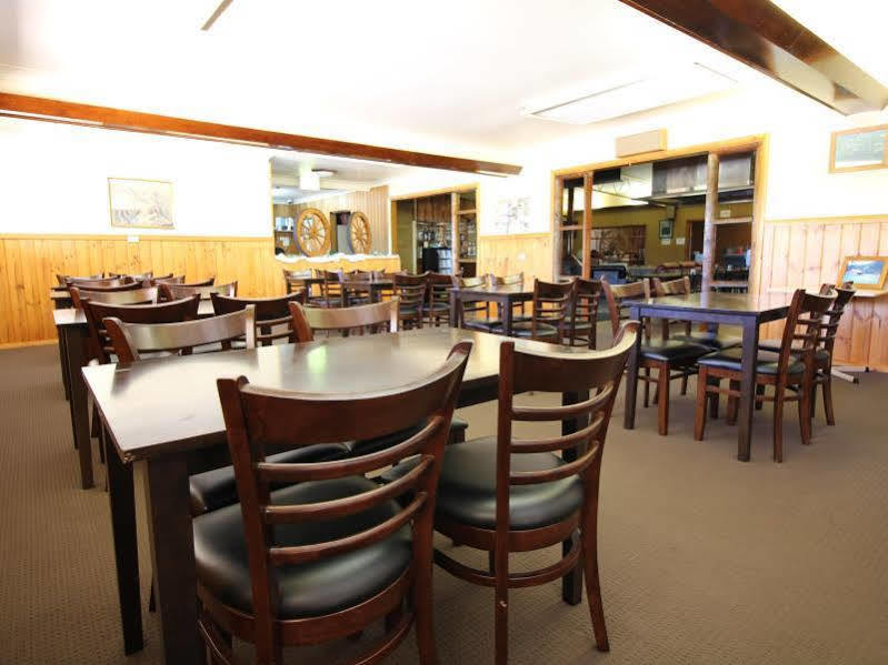 Snowy Mountains Resort And Function Centre Adaminaby Exteriör bild