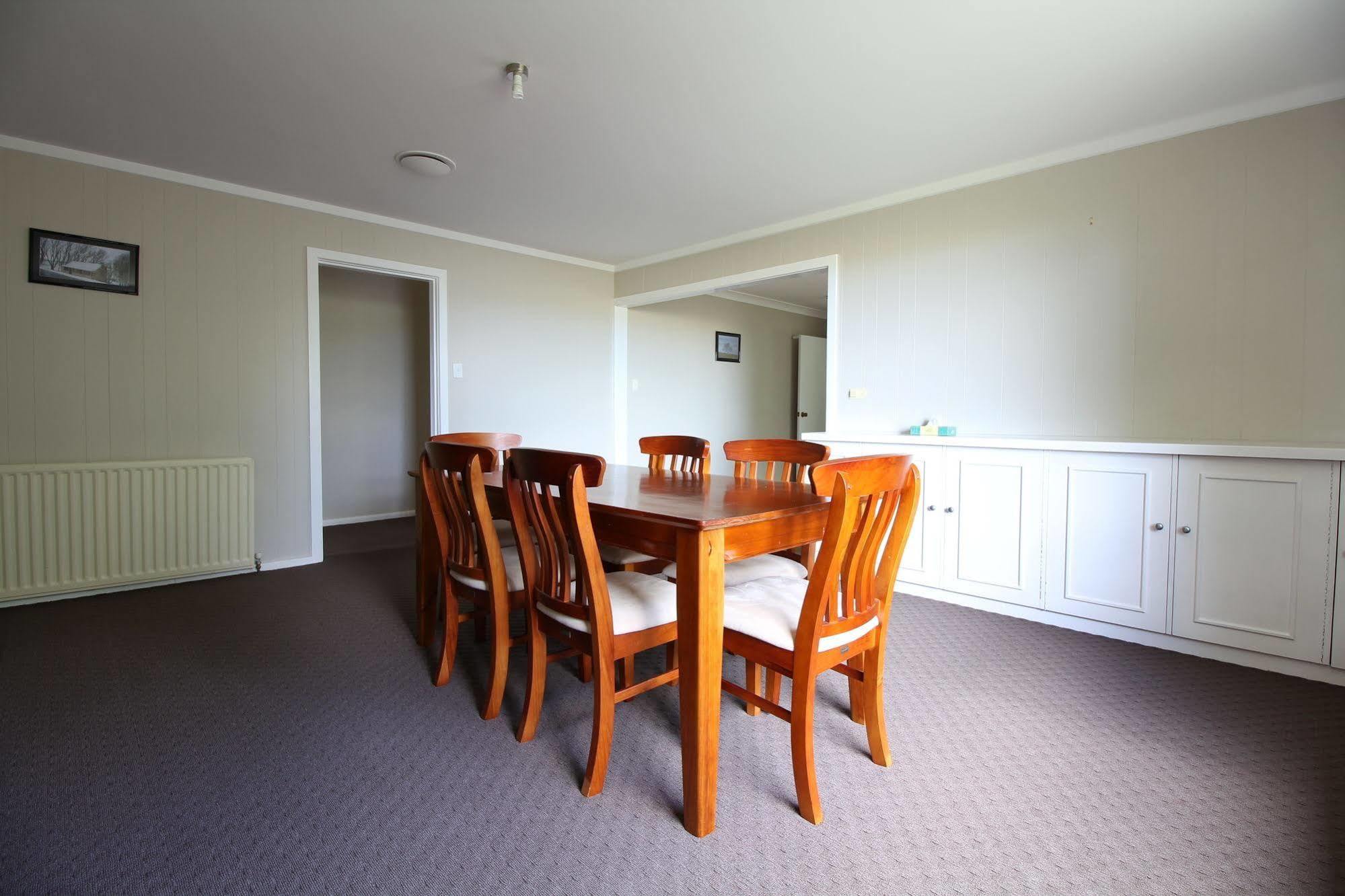 Snowy Mountains Resort And Function Centre Adaminaby Exteriör bild