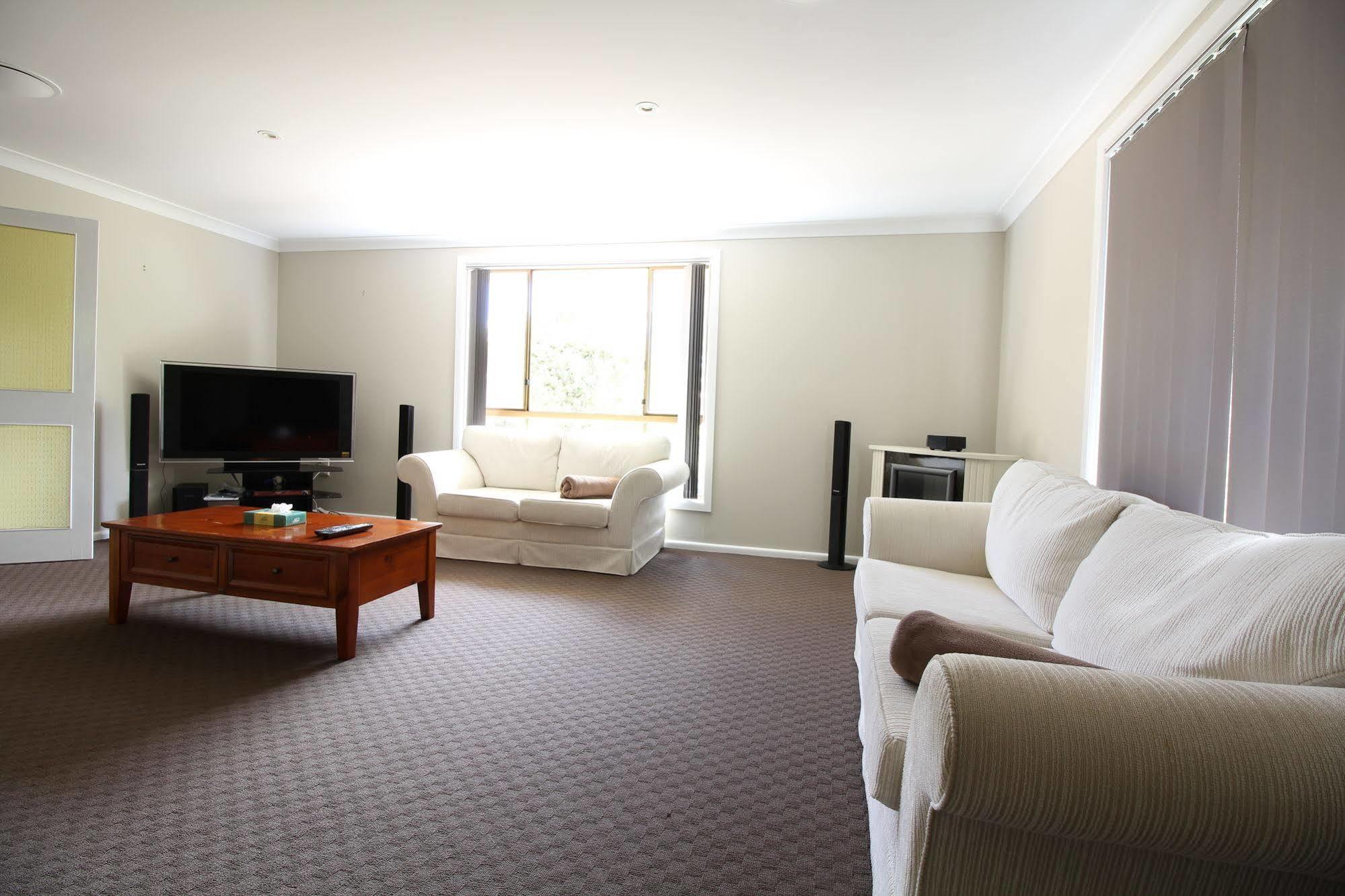 Snowy Mountains Resort And Function Centre Adaminaby Exteriör bild