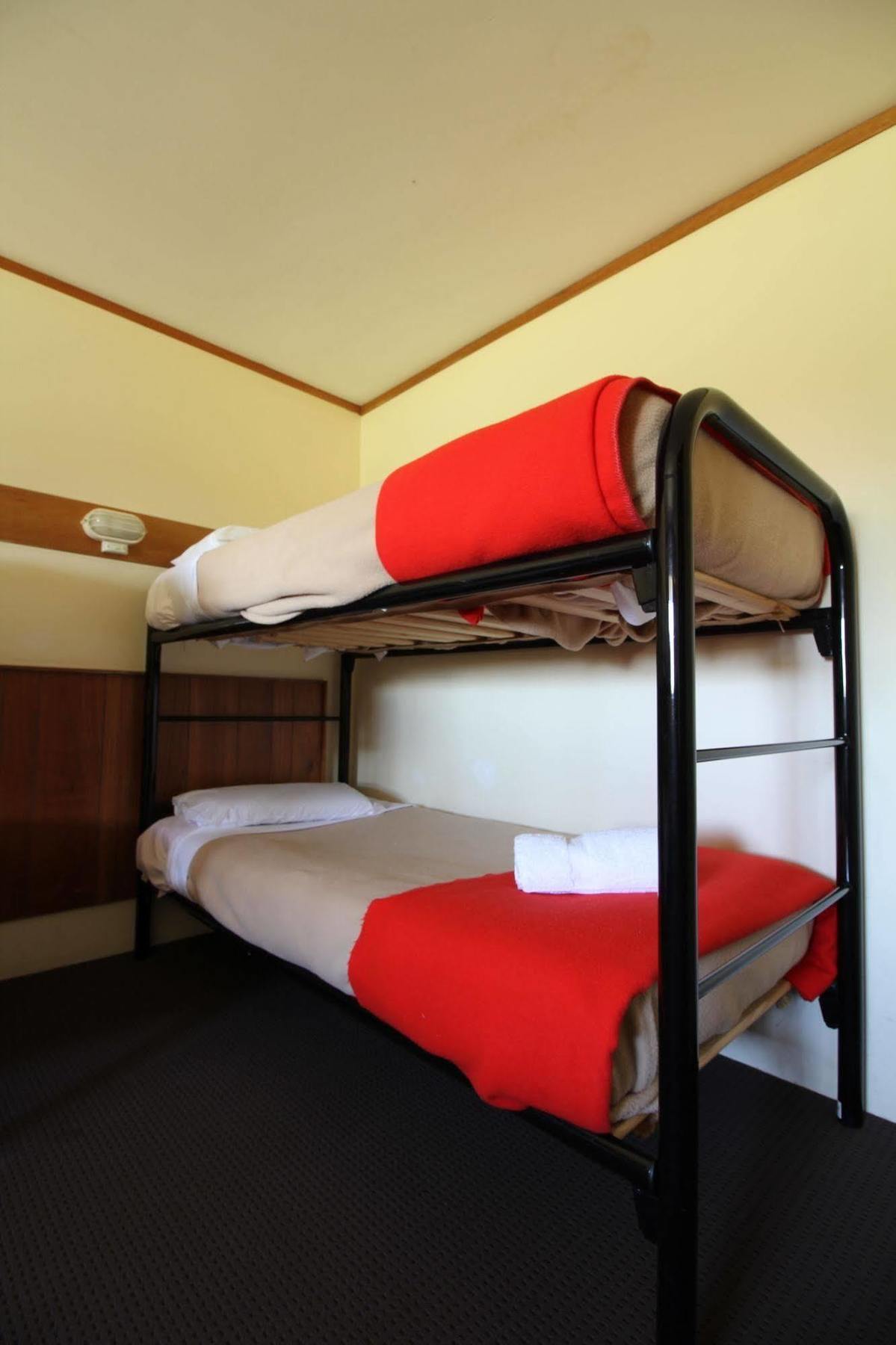 Snowy Mountains Resort And Function Centre Adaminaby Exteriör bild
