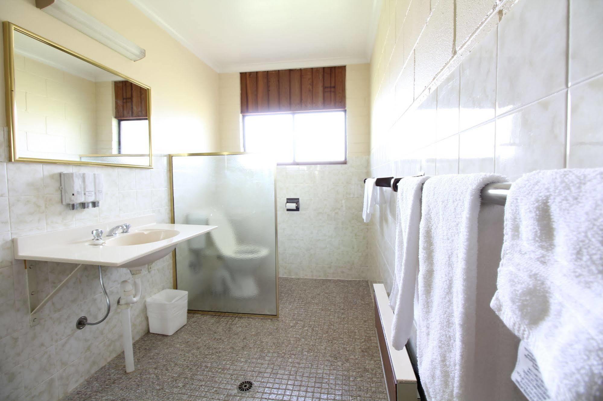 Snowy Mountains Resort And Function Centre Adaminaby Exteriör bild