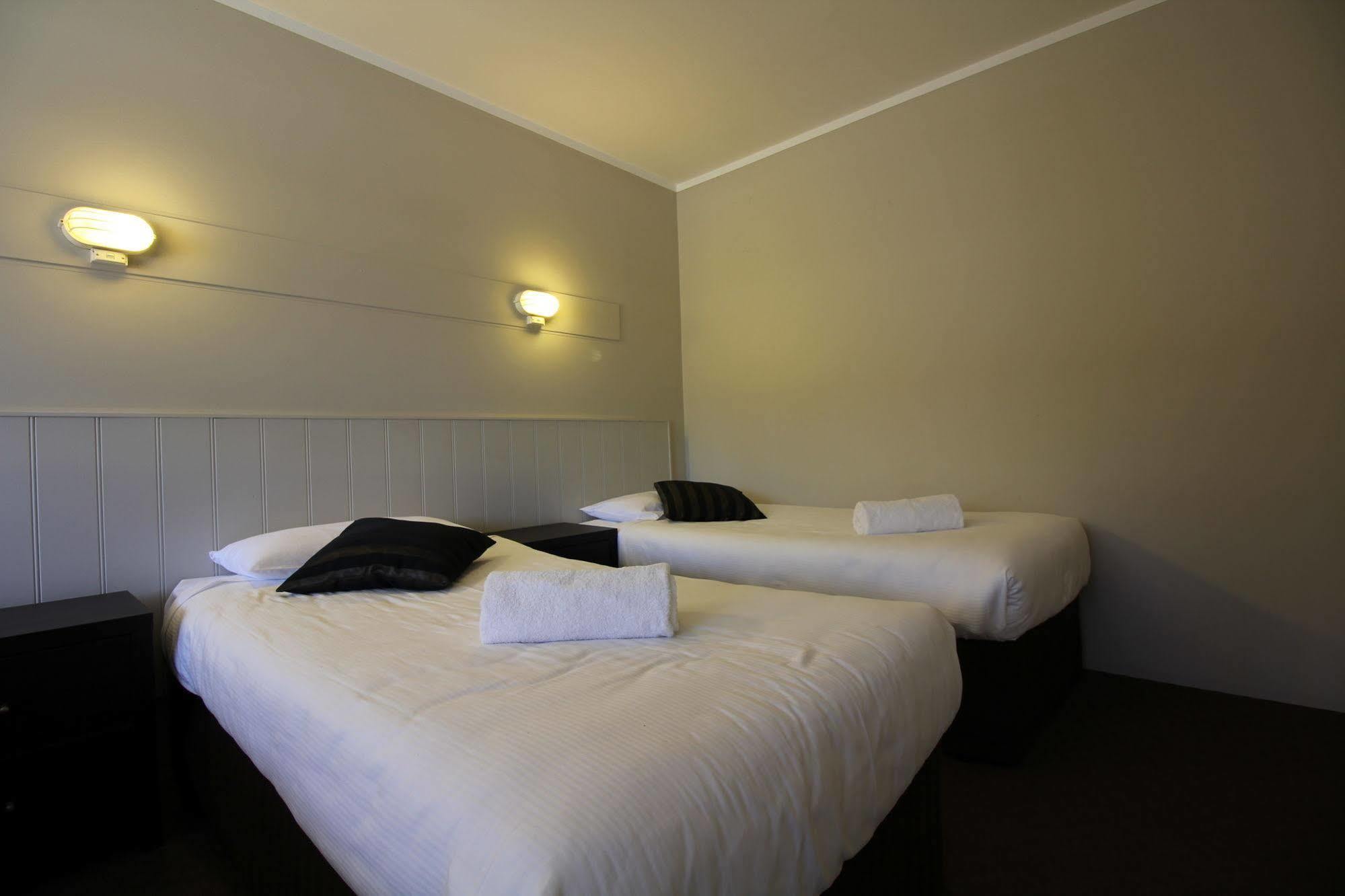 Snowy Mountains Resort And Function Centre Adaminaby Exteriör bild