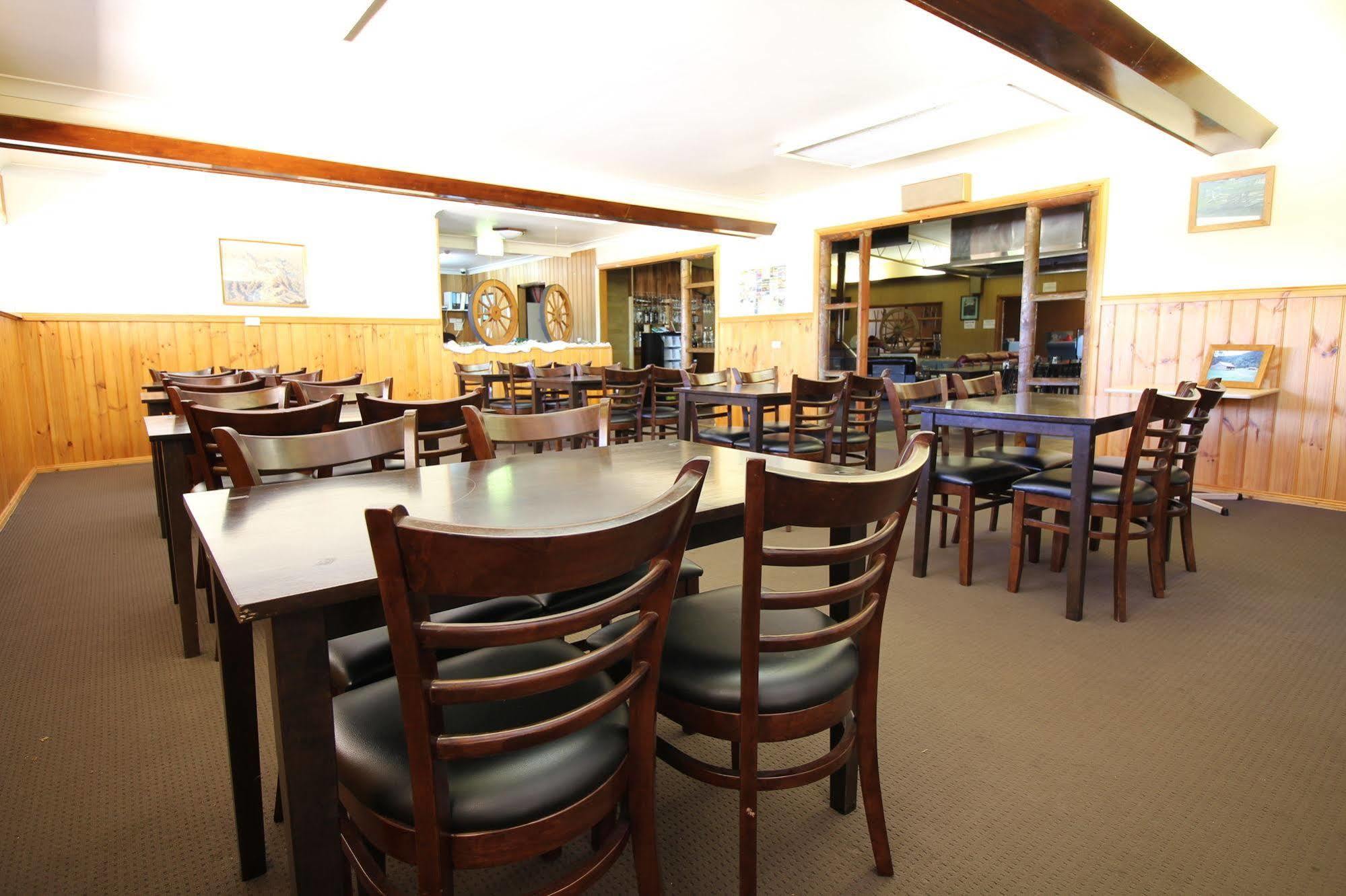 Snowy Mountains Resort And Function Centre Adaminaby Exteriör bild